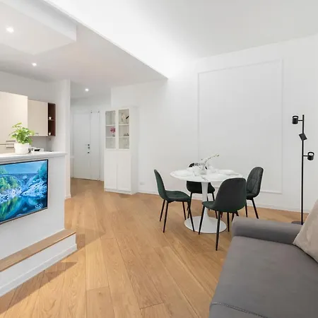White Flat Gallia Apartment